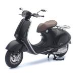 Miniature Newray Vespa 946 Noir - Echelle 1/12&deg;