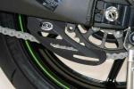 Prot&egrave;ge couronne R&G Racing type dent de requin ABS noir