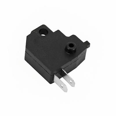 Contacteur de feux stop P2R CONTACTEUR DE STOP SCOOT ADAPTABLE SCOOTER 50 CHINOIS 4T GY6, 139QMB 10 POUCES-BAOTIAN 50 BT49QT 4T 10 POUCES 2006+-KYMCO-SYM GA