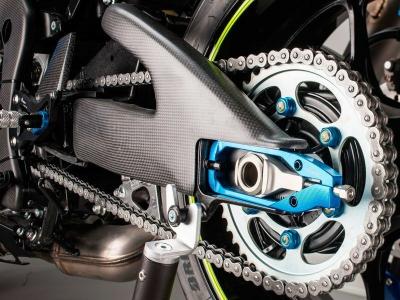Pare-carter LighTech carbone brillant