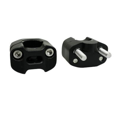 Pontet de guidon Replay UNIVERSEL OVERSIZE ALU DIAM 28,6mm - 22,2mm ENTRAXE 38mm VIS INOX M7 H40 x L55 l35 mm PAIRE
