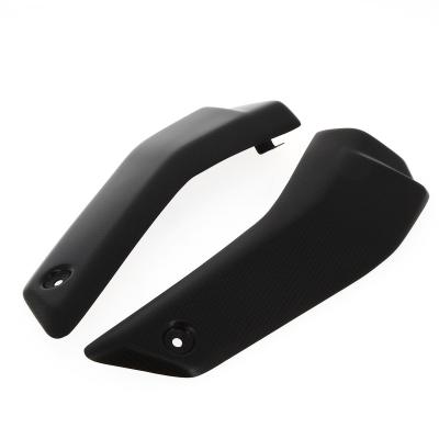 Protection de radiateur LighTech lat&eacute;ral inf&eacute;rieur carbone mat