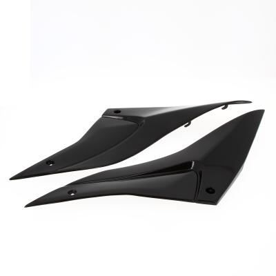 Prot&egrave;ge r&eacute;servoir LighTech Panneaux sous r&eacute;servoir carbone brillant