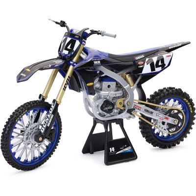 R&eacute;plique 1/6&egrave;me MOTO YAMAHA 450 YZF DYLAN FERRANDIS NEWRAY