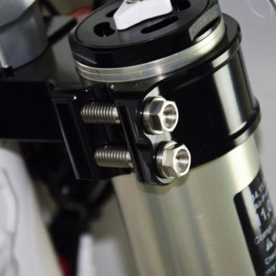 Vis Té de fourche Scar Titanium HEX 4 x M8X40 -1 x M8X25